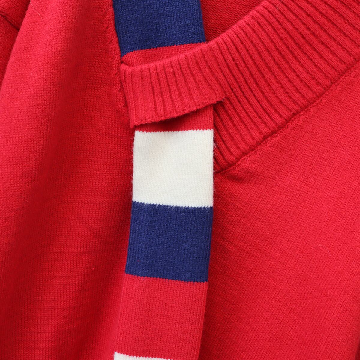 【tops】Vネックニットセーター　M18784