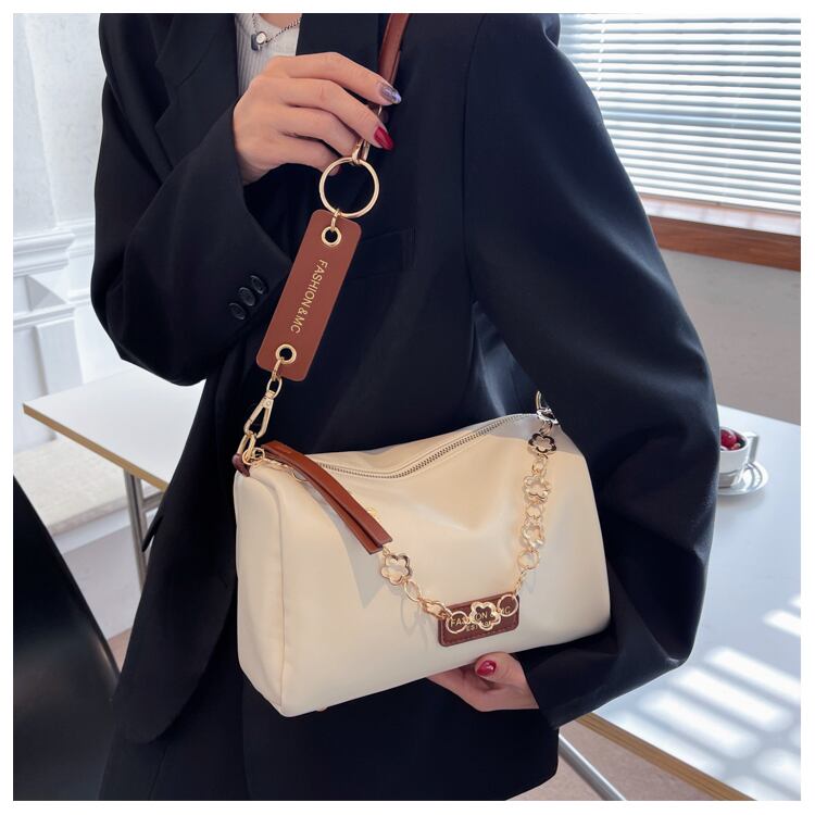 【小物】ファッション 高級感シンプル合わせやすい高品質オシャレ肩掛け斜め掛けG5360