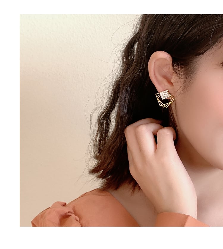 【小物】ピアスアクセサリー人気上昇中 chicファッション幾何模様ラインストーン