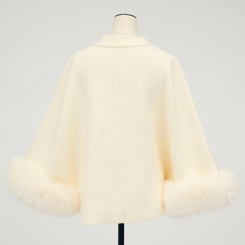 【outer】ファー付きケープ Q7704
