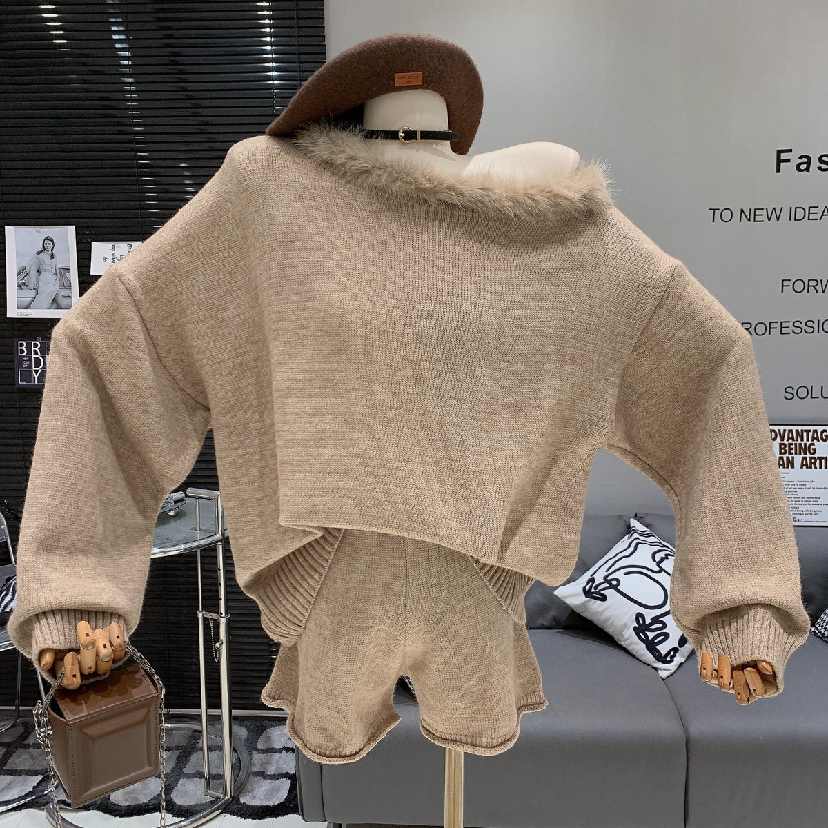 【set】ファーオフショルダーニットセーター×ショートパンツセット　M27914