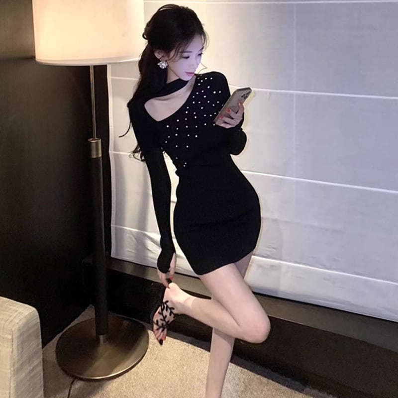 【dress】ラインストーン付きフロントカットニットワンピース Q7825