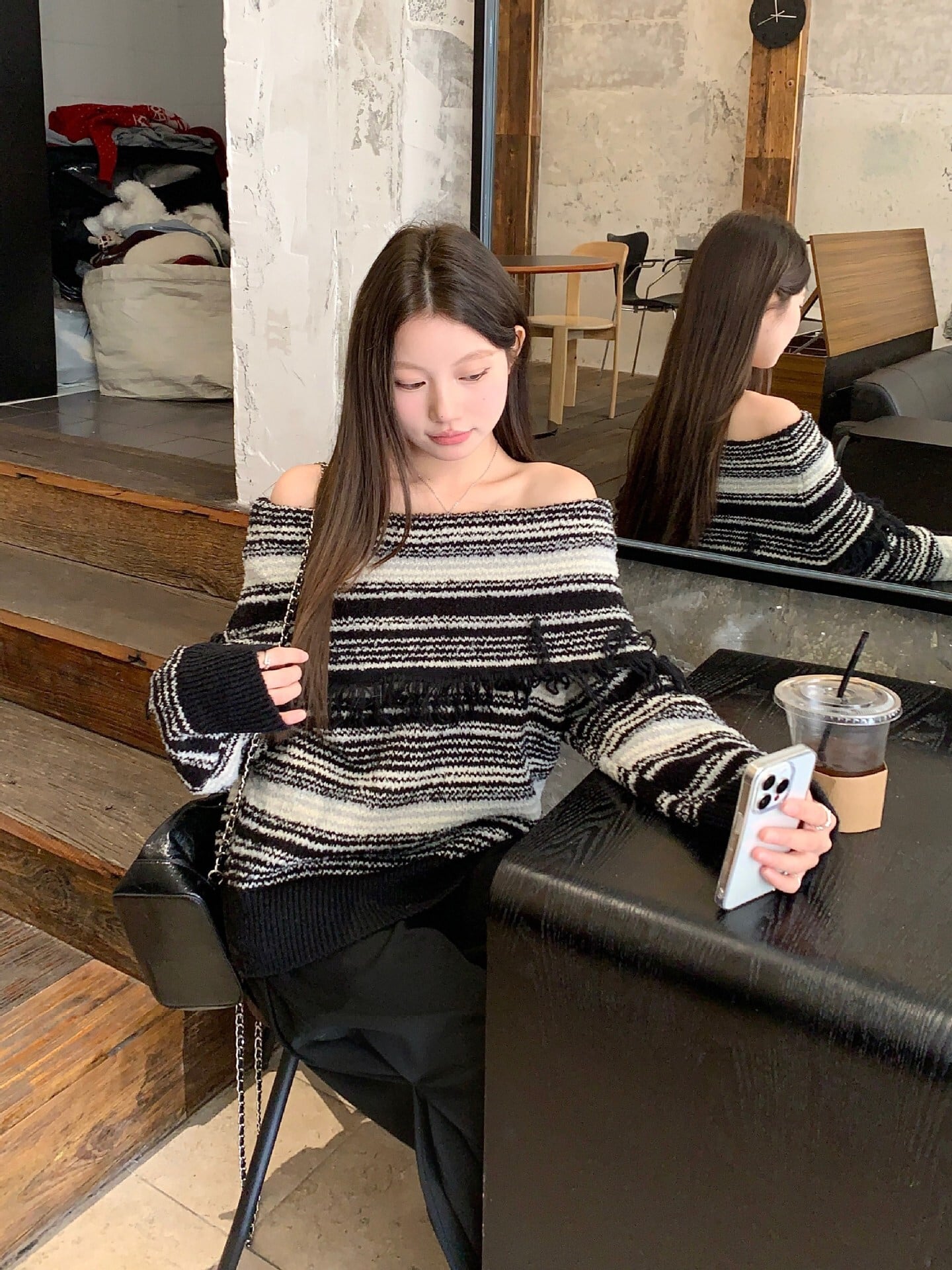 【tops】オフショルダーニットセーター　M28674