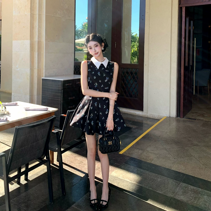 【dress】ノースリーブ花柄フレアミニワンピース Q8413