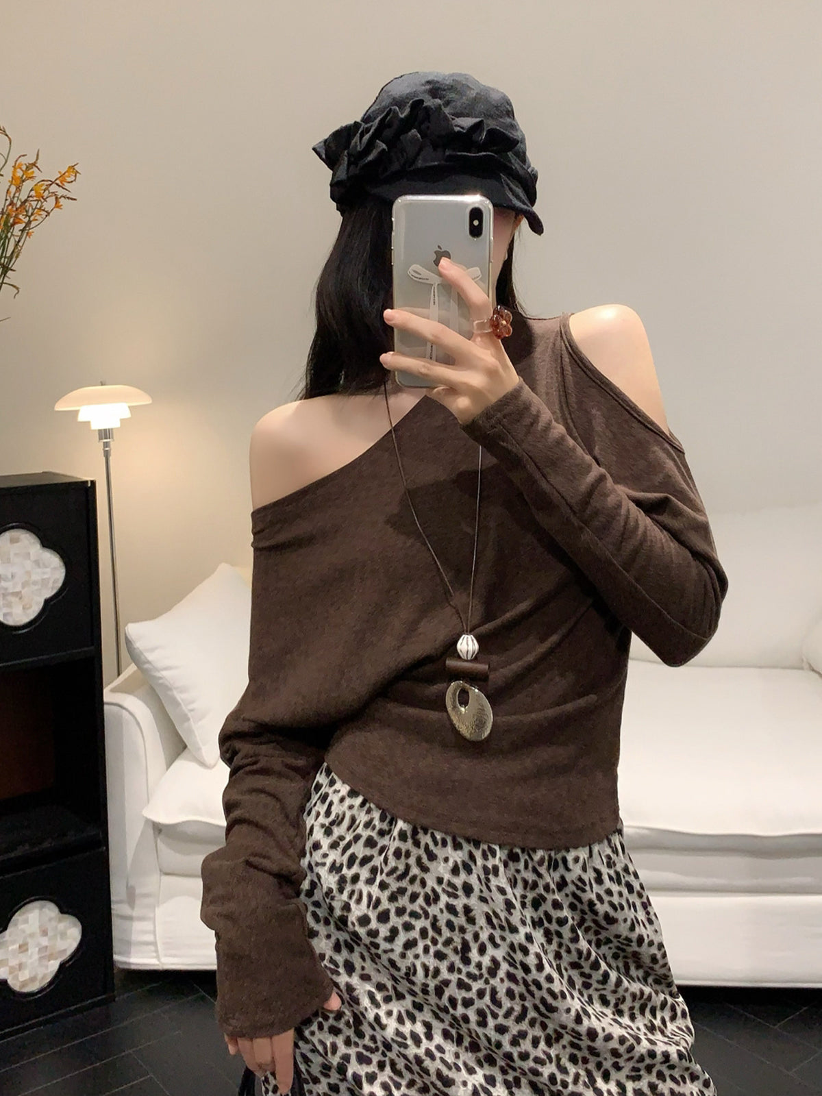 【tops】ネックレス付きワンショルダートップス Q9016