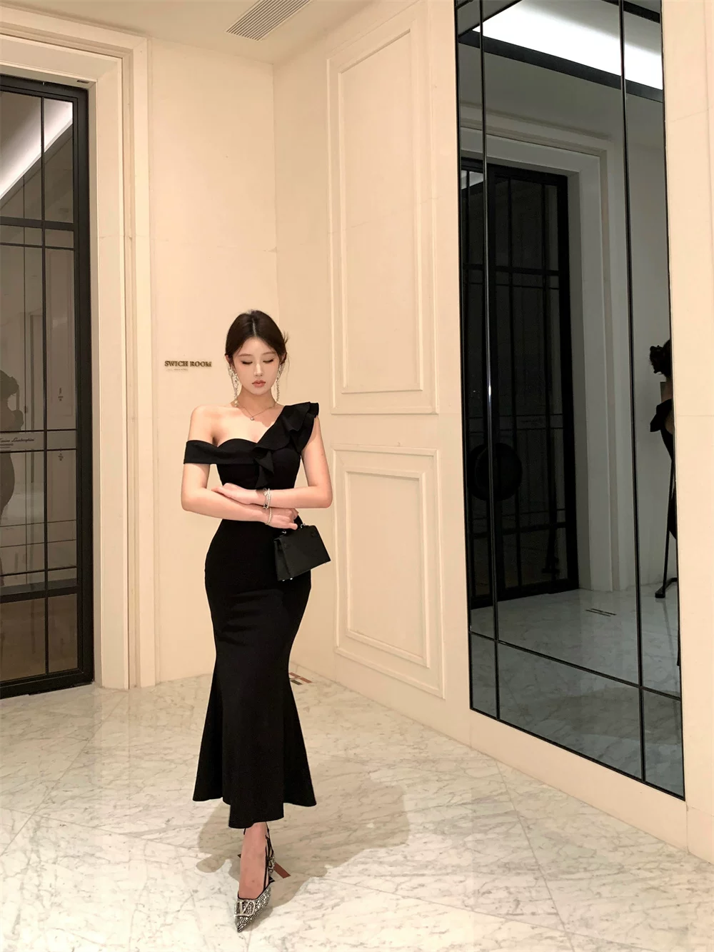 【dress】ワンショルダーフリルマーメイドワンピース　M31571