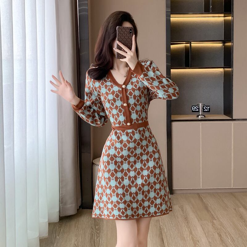 【dress】Vネックニットワンピース　M18606