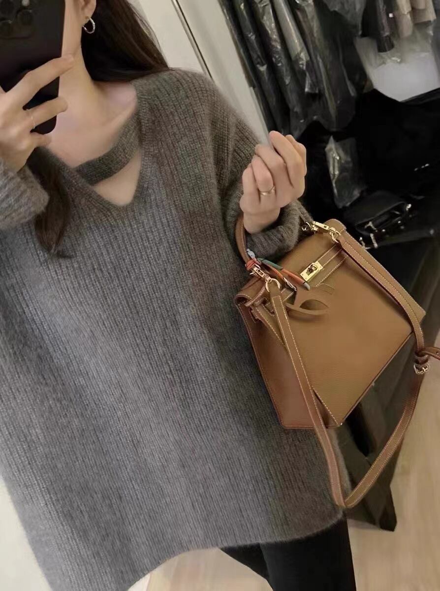 【tops】無地Vネックニットセーター　M17869