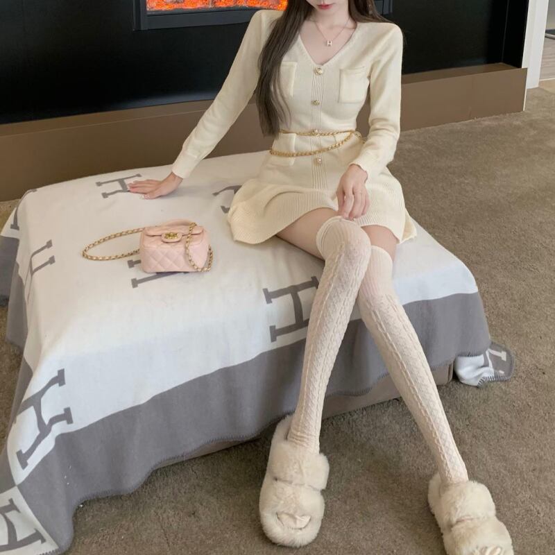 【dress】チェーン付きニットワンピース Q7579