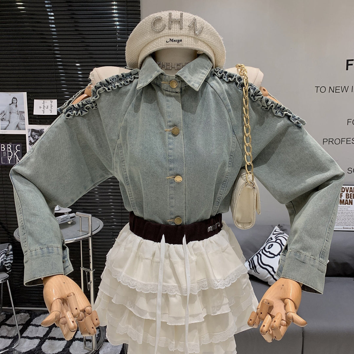【tops】オフショルダーデニムシャツトップス　M29717