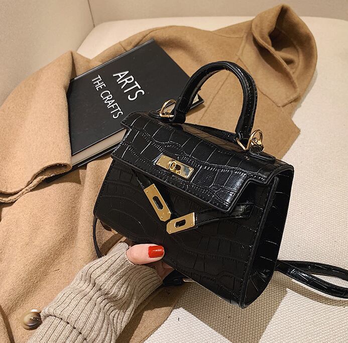 【小物】高級感 合わせやすいシンプルオシャレINS風肩掛け斜め掛けバッグ G2618