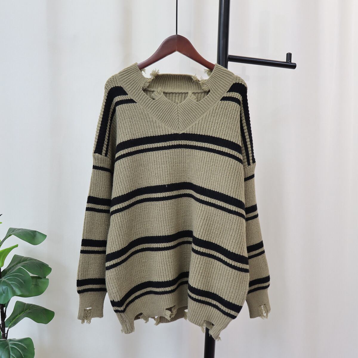 【tops】ボーダー柄ニットセーター　M18675