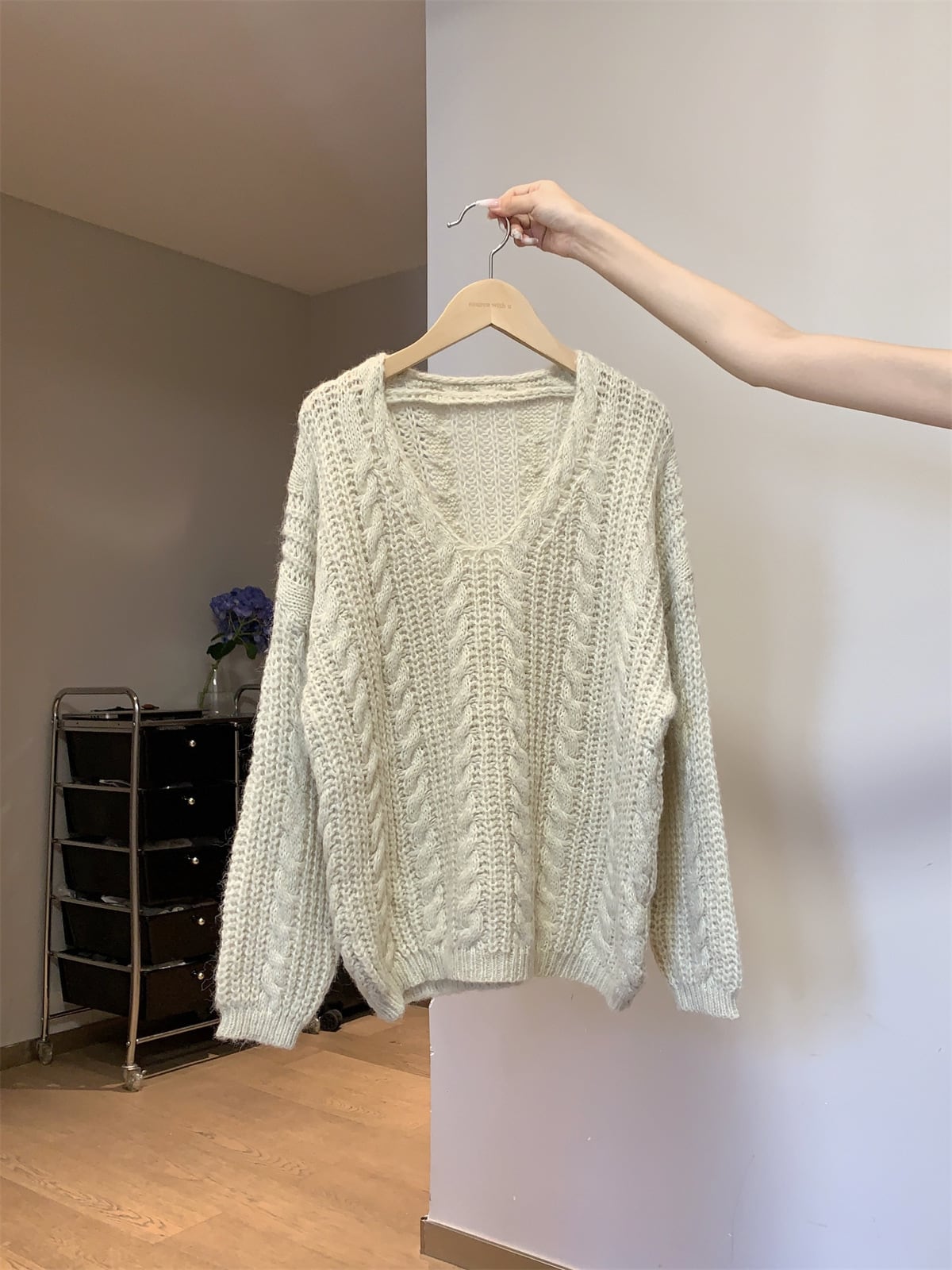 【tops】Vネックニットセーター　M27159