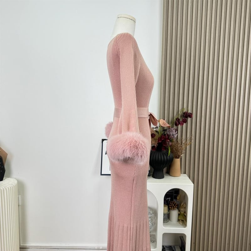【dress】袖ファーロングニットワンピース Q7811