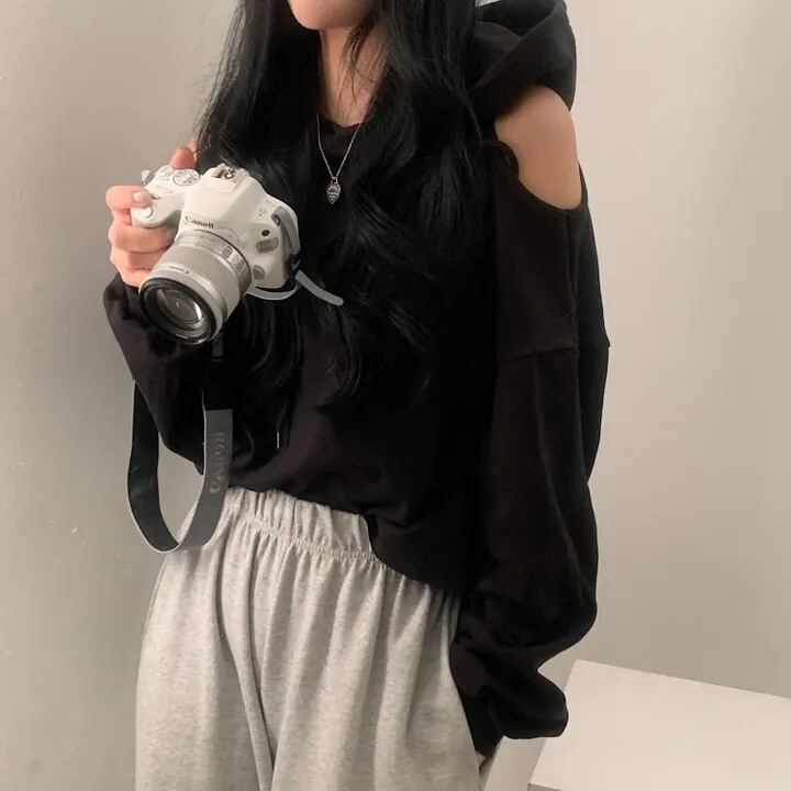 【tops】オフショルダーフーディーパーカー　M18906
