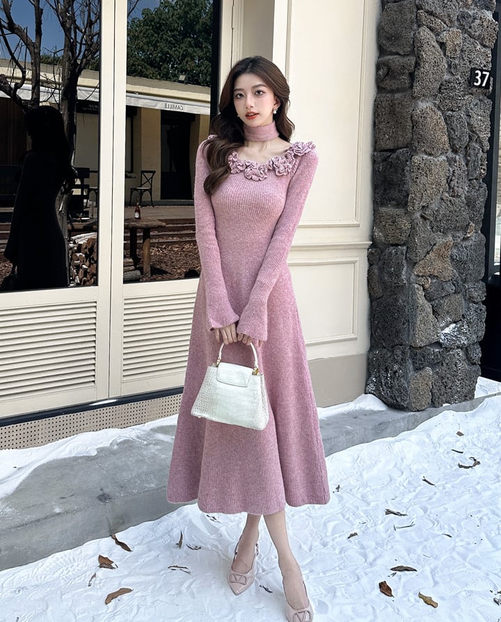 【dress】立体バラ付きニットワンピース Q7051