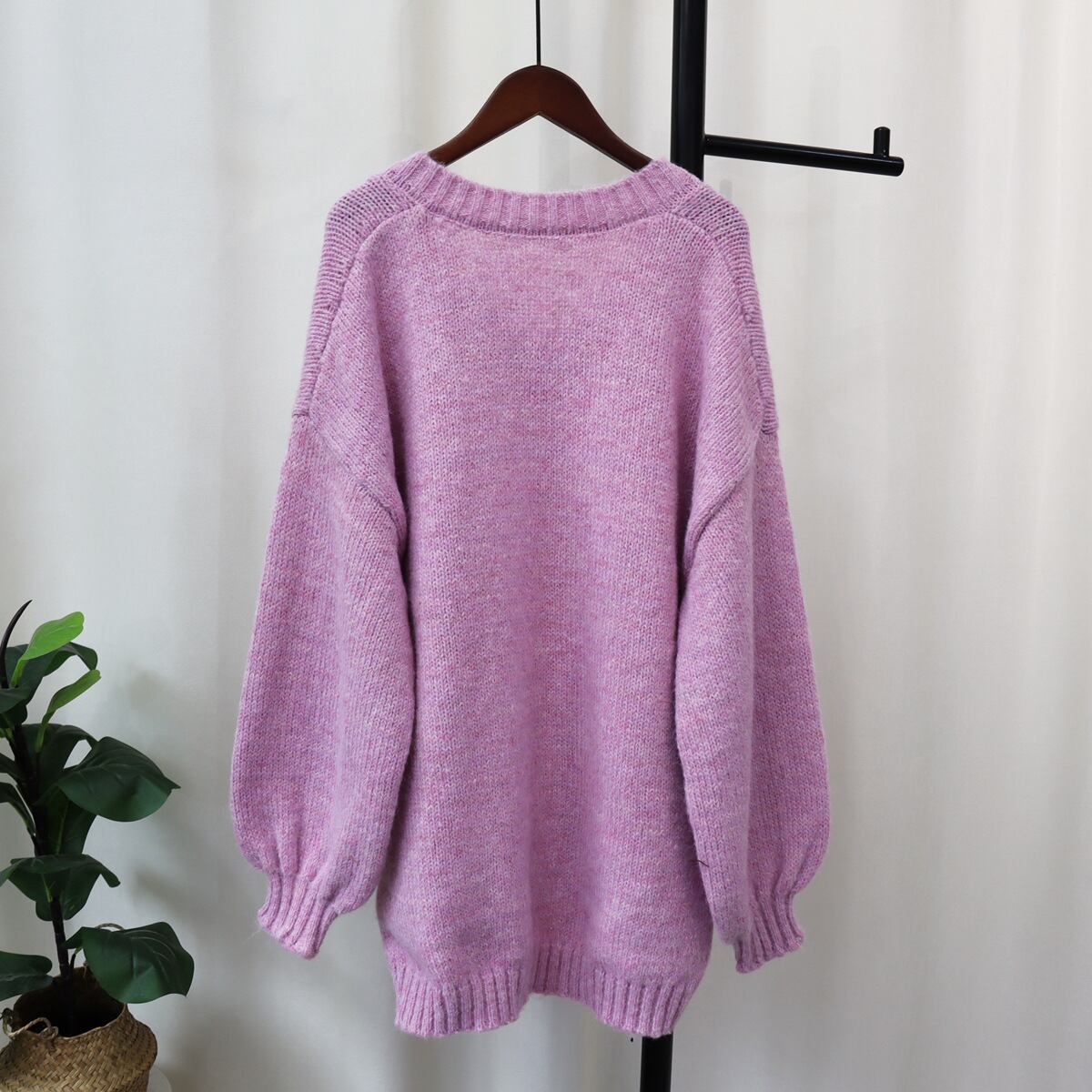 【tops】Vネックニットセーター　M18658
