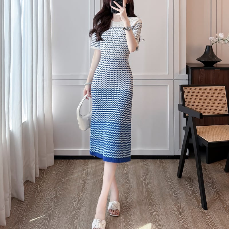 【dress】ウェーブ柄半袖ニットワンピース Q8489