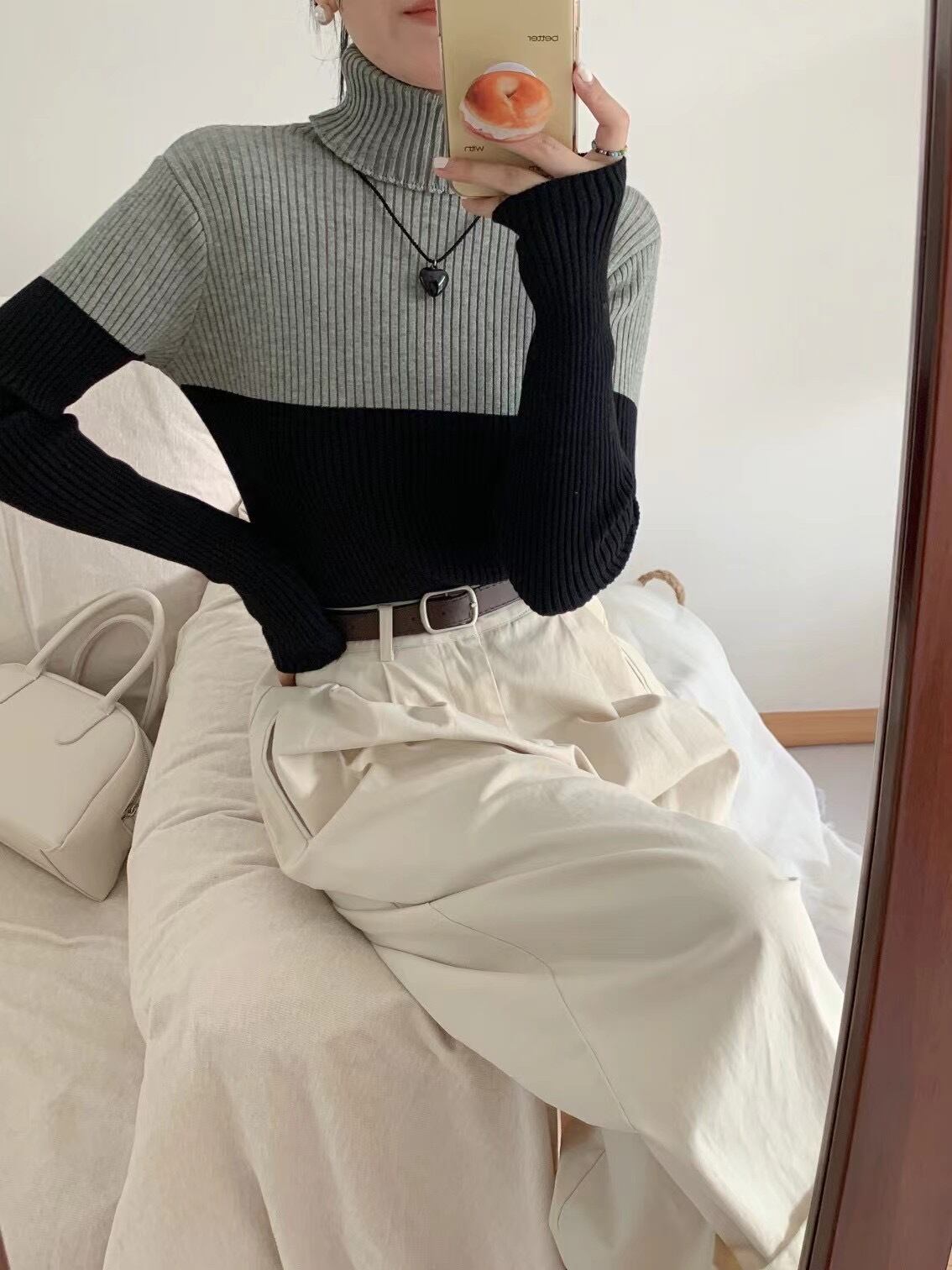 【tops】配色ハイネックニットプルオーバー　M18923