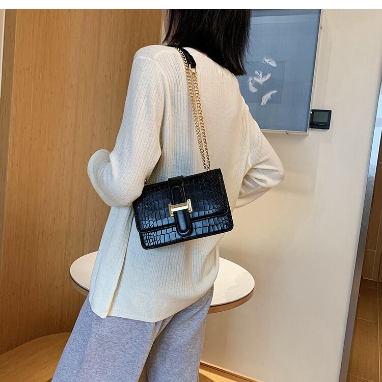 【小物】 高級感 レトロ展開定番無地斜め掛けチェーンバッグ 清新人気デザイン