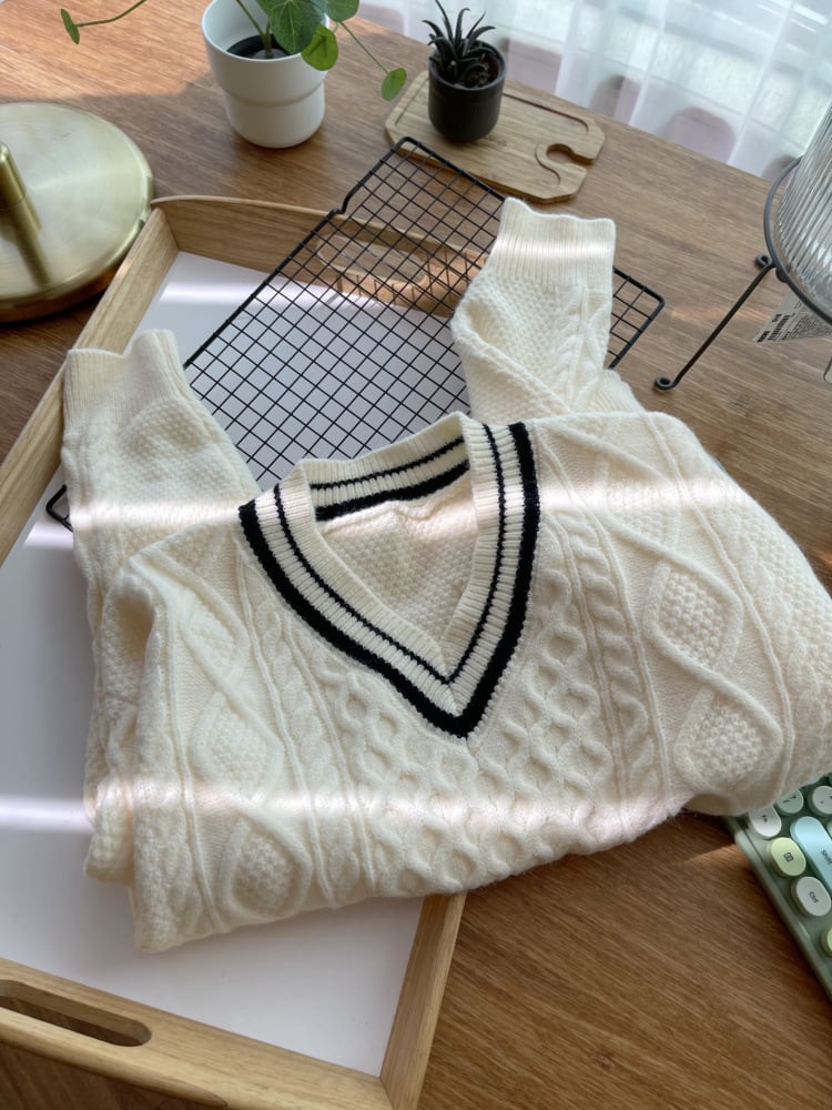 【tops】Vネックニットセーター　M28962