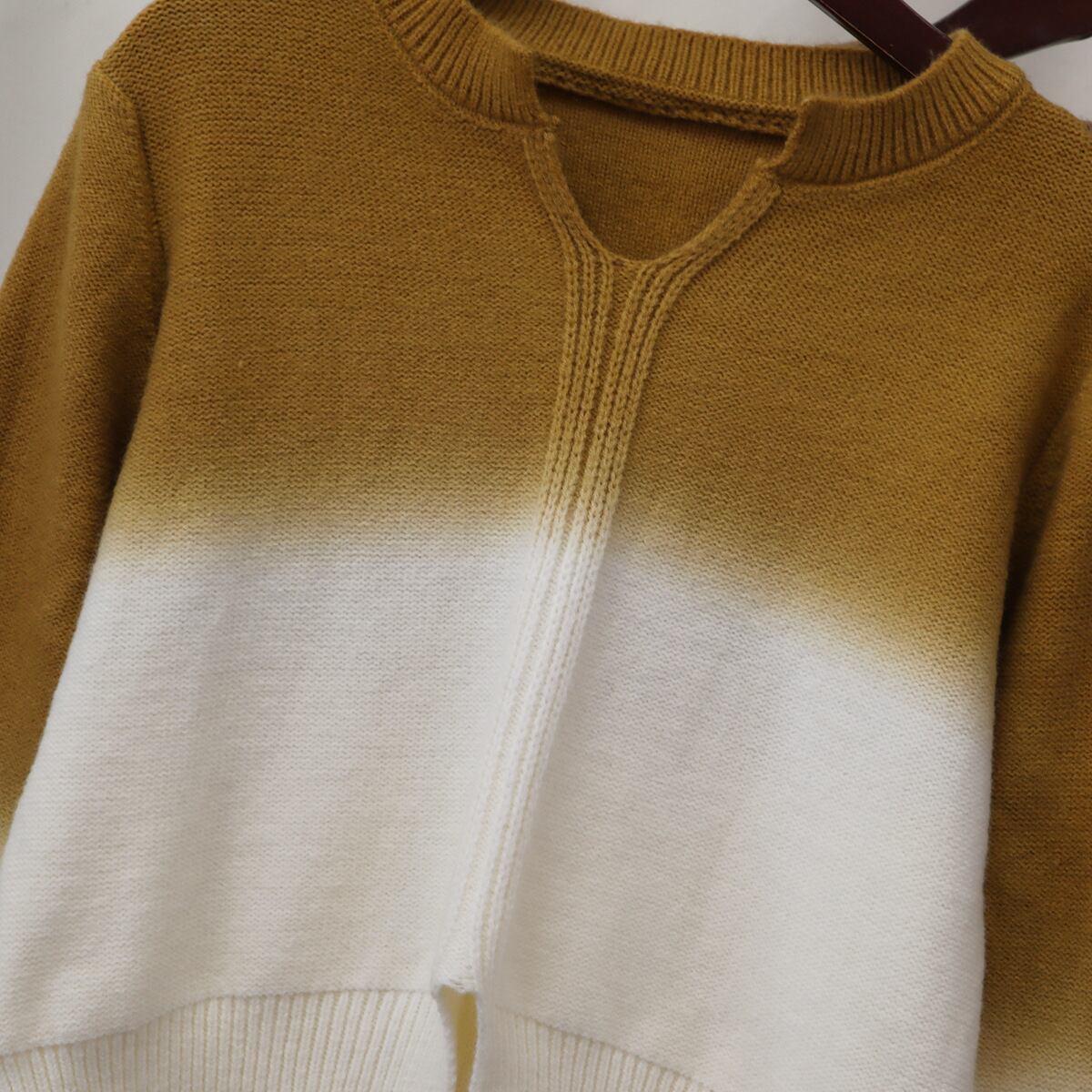 【tops】グラデーションニットセーター　M18919