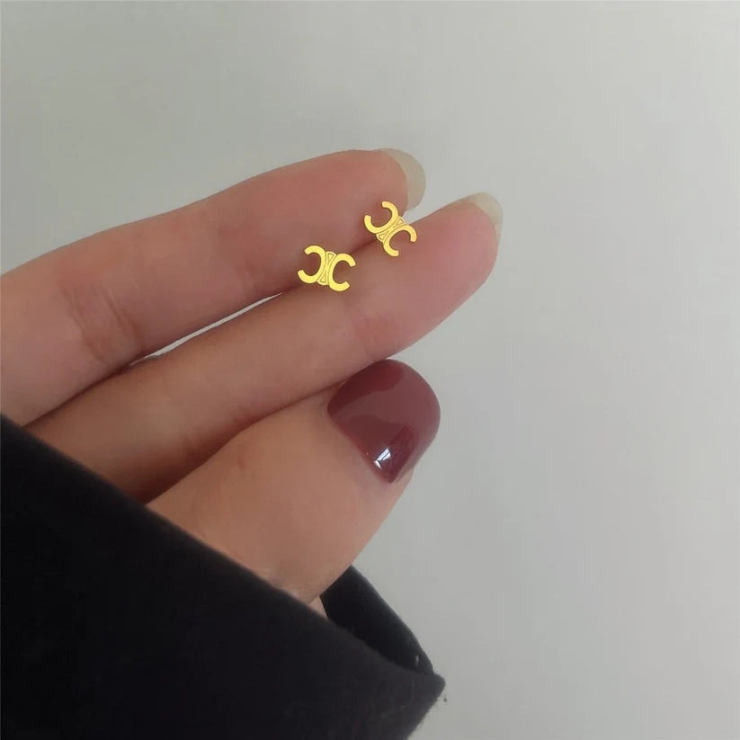 【小物】英字柄ピアスアクセサリーG21602