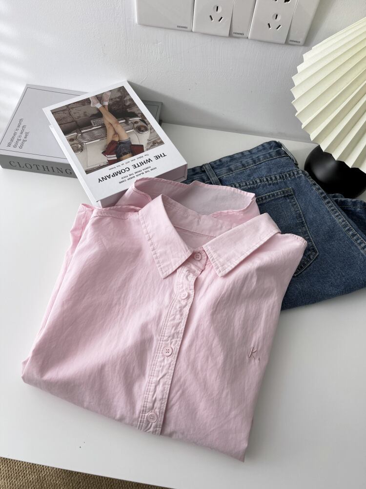 【tops】POLOネック刺繍シャツ　M29906