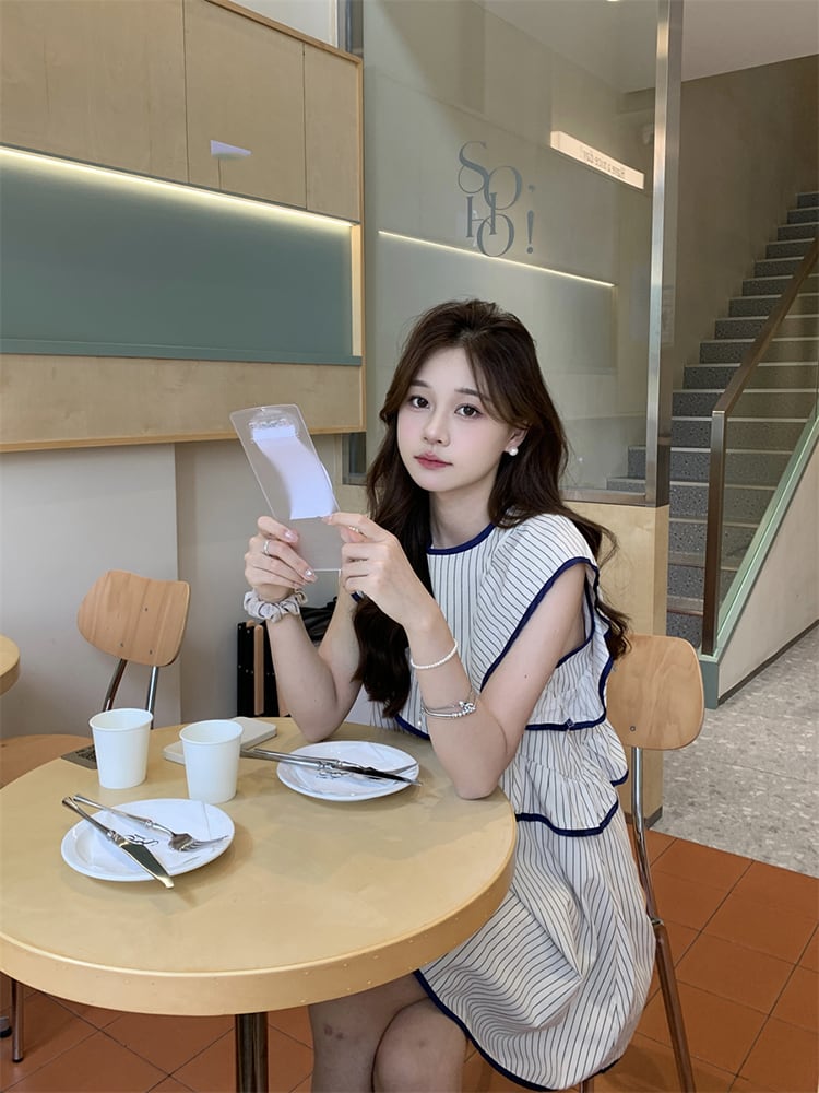 【dress】フリルストライプ柄ワンピース G20203