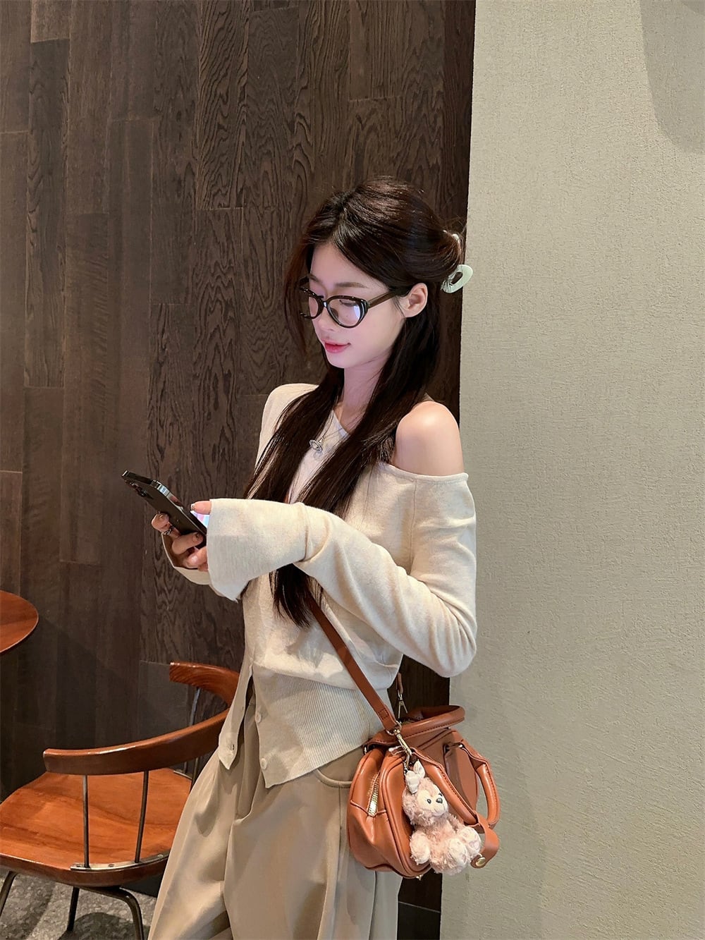 【tops】オフショルダーニットトップス　M26188