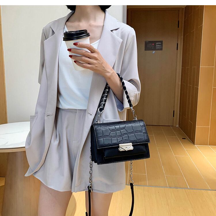 【小物】おしゃれ度高まる　ファッション無地PU肩掛け斜め掛けバッグ6色