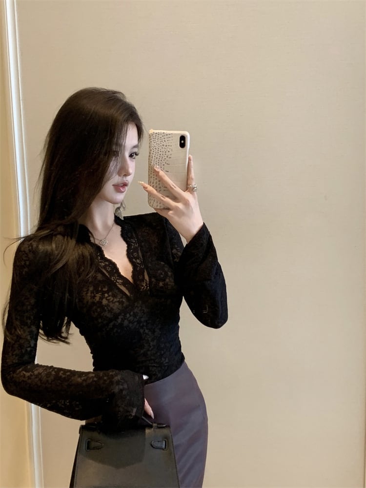 【tops】Vネックレーストップス　M27894