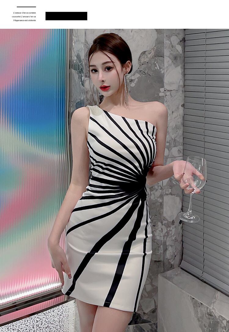 【dress】オフショルダーストライプ柄ワンピース G21299