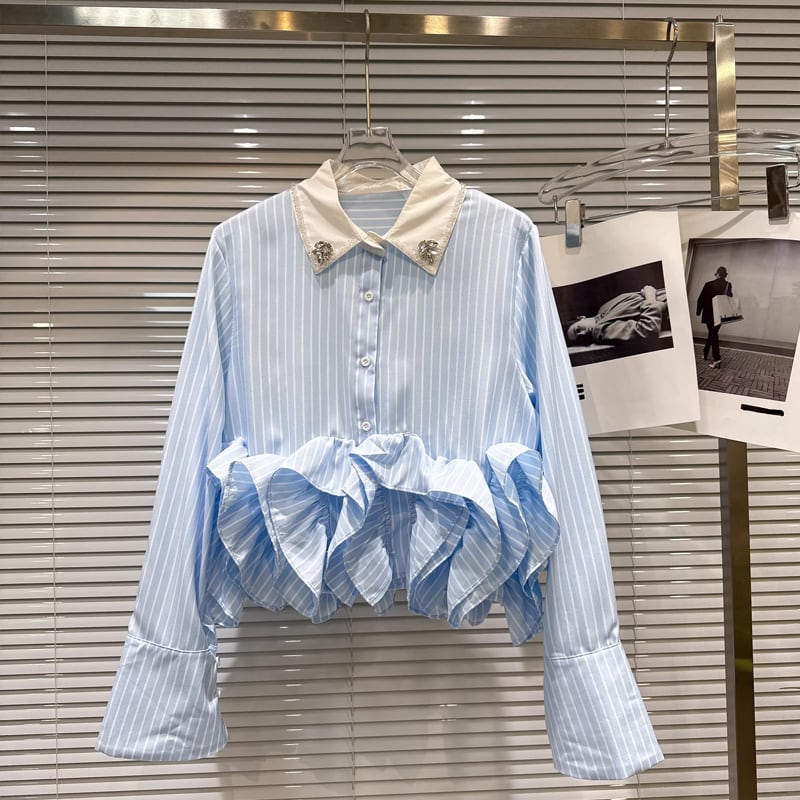 【tops】ラインストーン付きギャザーフリルシャツ Q8387