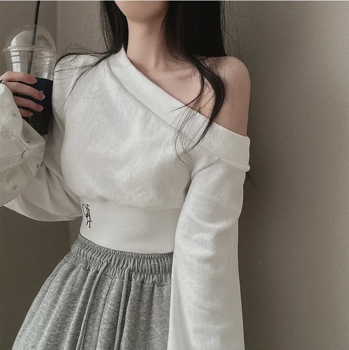 【tops】オフショルダー長袖パーカーG20229