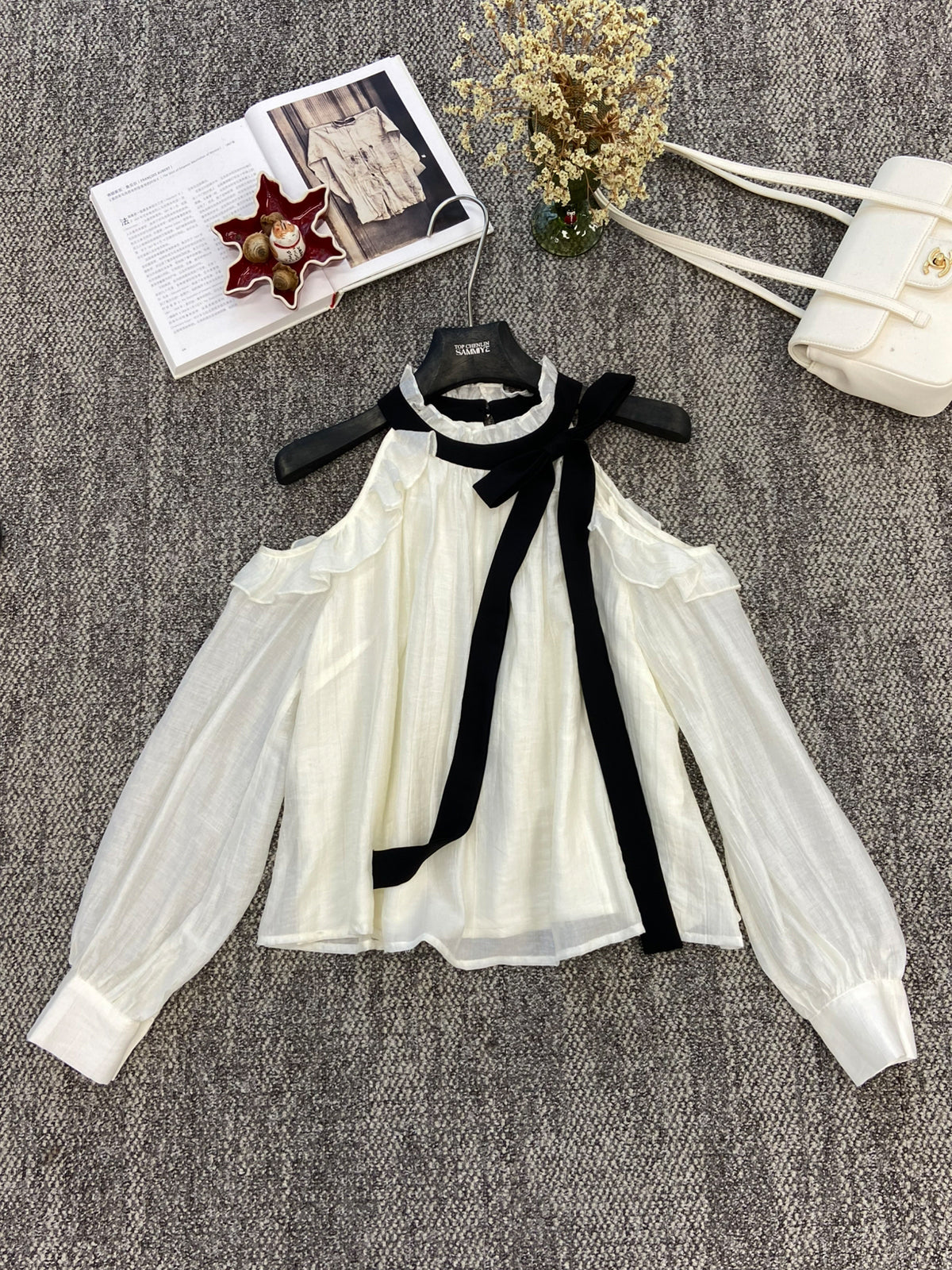 【tops】リボン付きオフショルダートップス Q8939