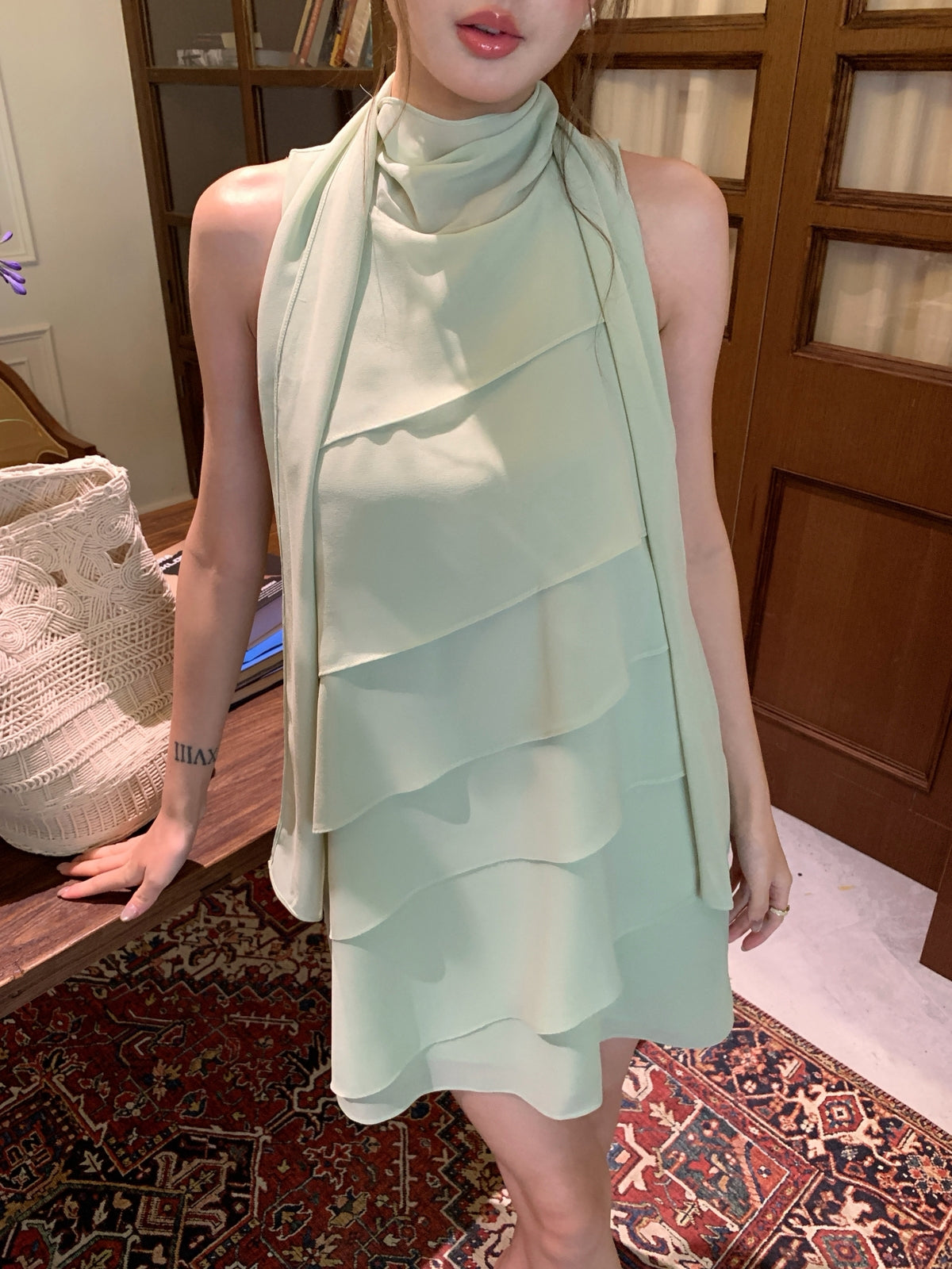 【dress】 スカーフネックシフォンティアードワンピース Q8882