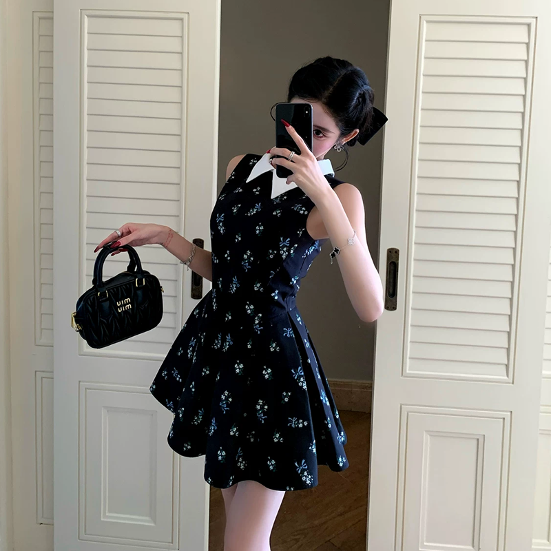 【dress】ノースリーブ花柄フレアミニワンピース Q8413