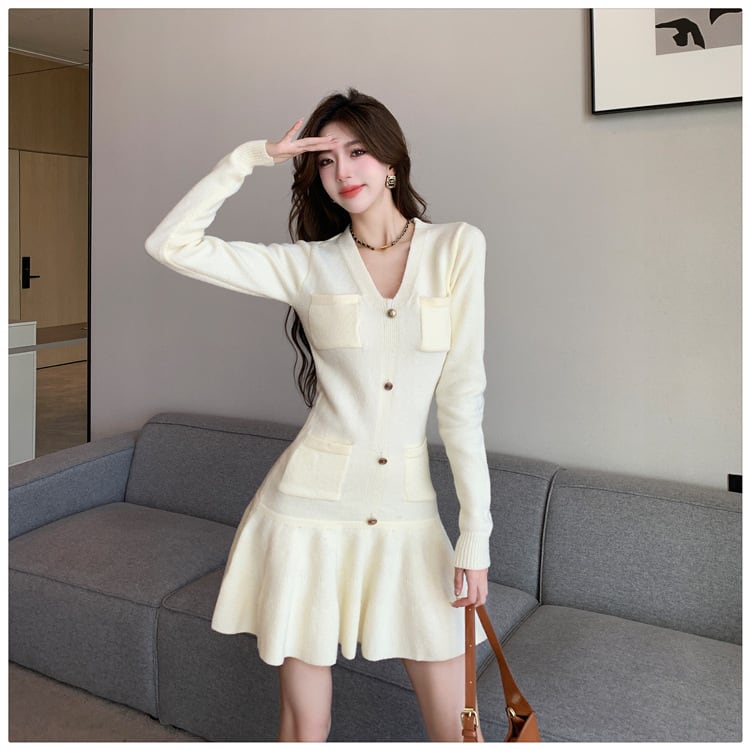【dress】Vネックニットワンピースチェーン付き　M28866