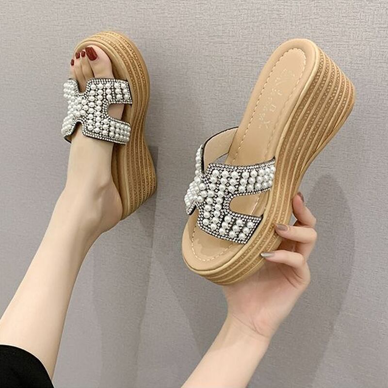 【Shoes】パール付き厚底サンダル Q8432