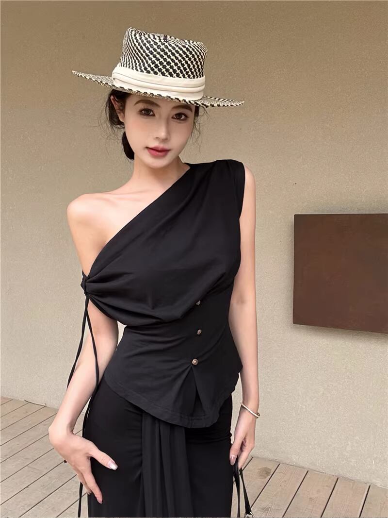 【set】ストラップ付ノースリーブトップス×ロングスカートセット Q8347