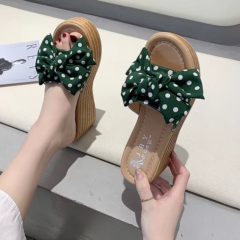 【Shoes】ドット柄厚底サンダル Q8441