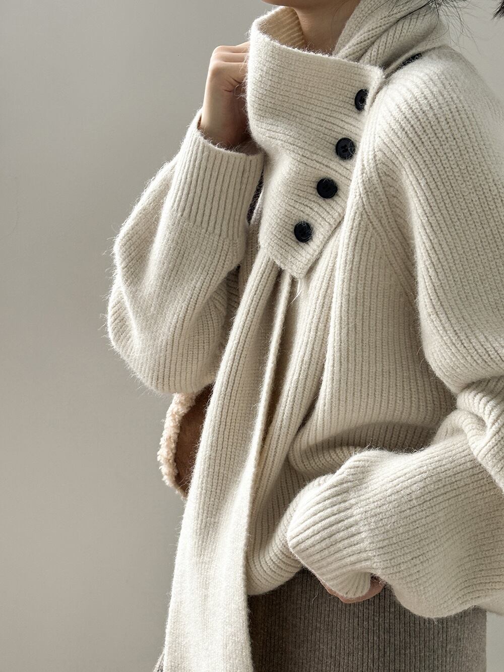 【tops】Vネックニットセーターマフラー付き　M28049