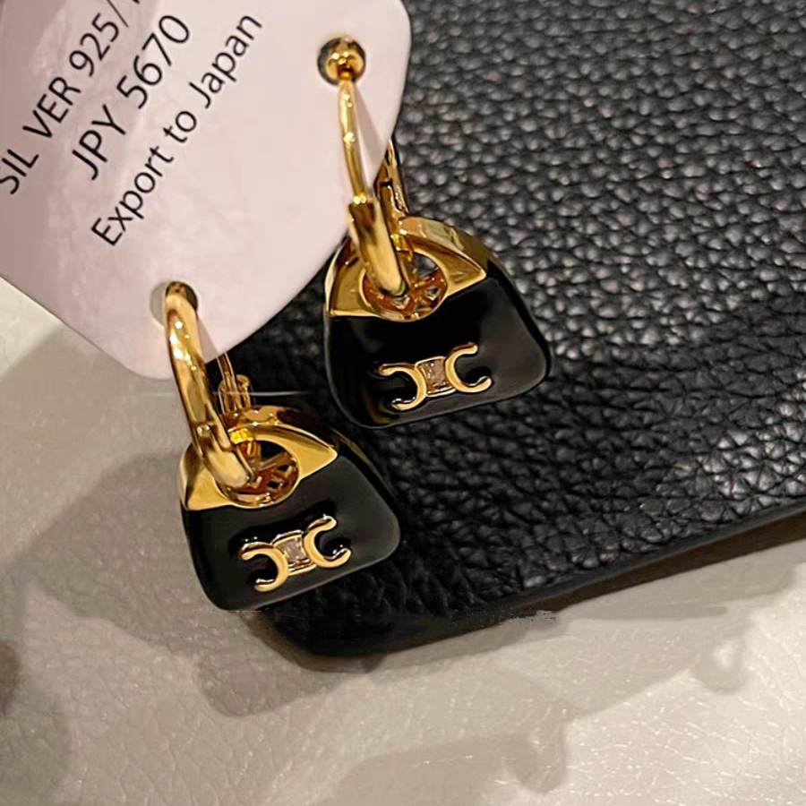 【小物】新入荷～英字柄配色ピアスアクセサリーG21598