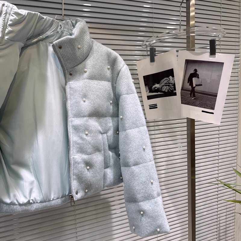 【outer】パール付きハイネック中綿コート Q7332