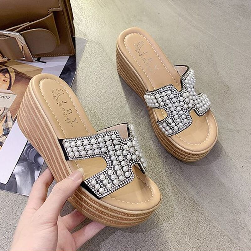 【Shoes】パール付き厚底サンダル Q8432