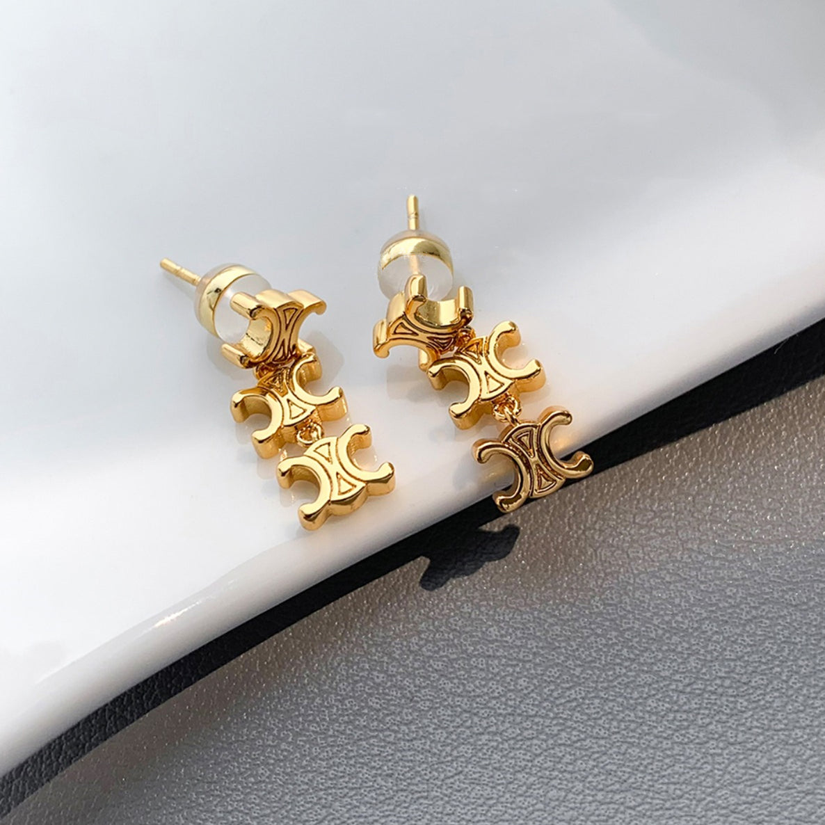 【小物】英字柄ピアスアクセサリーG21597