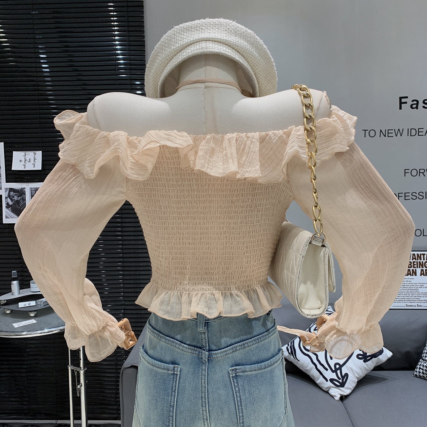 【tops】フリルビジューブラウス　 M29338