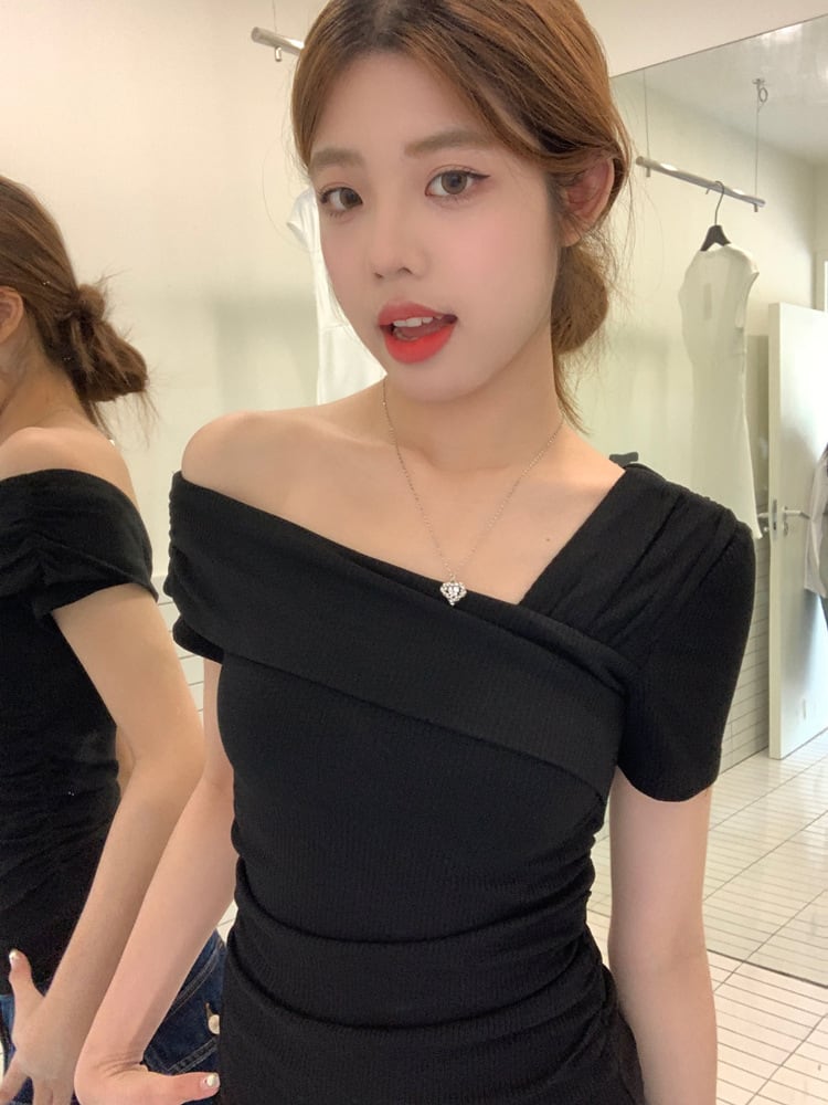 【tops】オフショルダーTシャツ　M25053