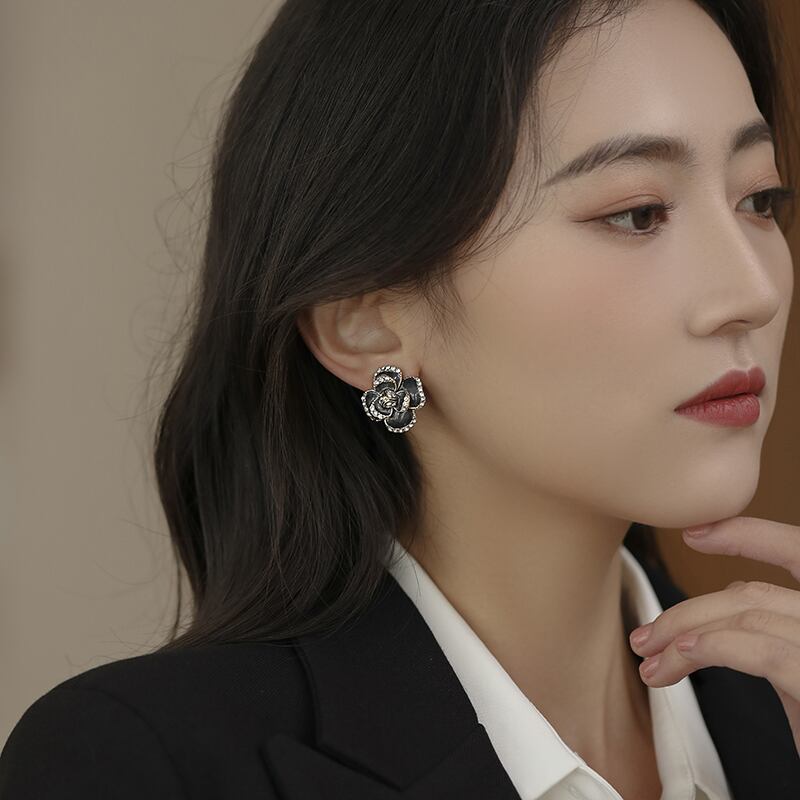 【小物】存在感 chicエレガントオシャレパール花形ピアスアクセサリー